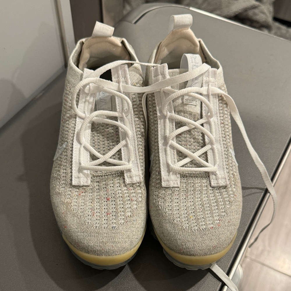 Nike air vapormax flyknit size 6.5